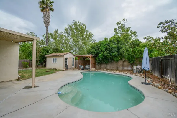 $735,000 | 640 Ferguson Court, Dixon, CA 95620