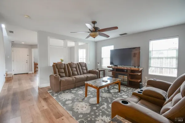 $735,000 | 640 Ferguson Court, Dixon, CA 95620