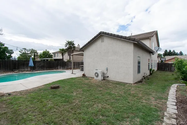 $735,000 | 640 Ferguson Court, Dixon, CA 95620