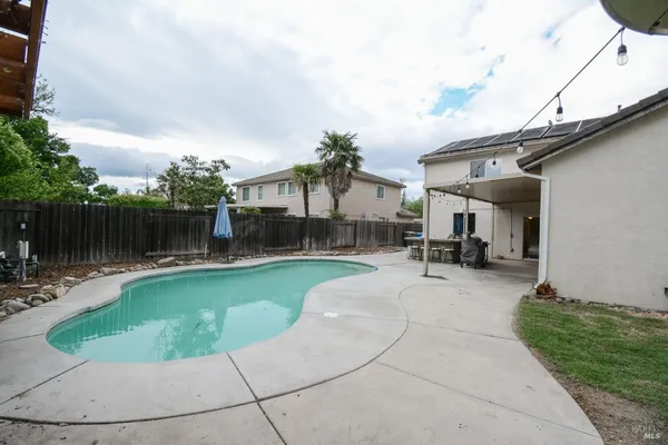 $735,000 | 640 Ferguson Court, Dixon, CA 95620