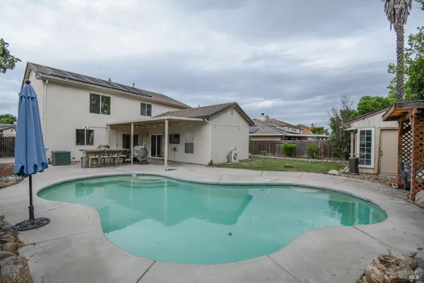 $735,000 | 640 Ferguson Court, Dixon, CA 95620