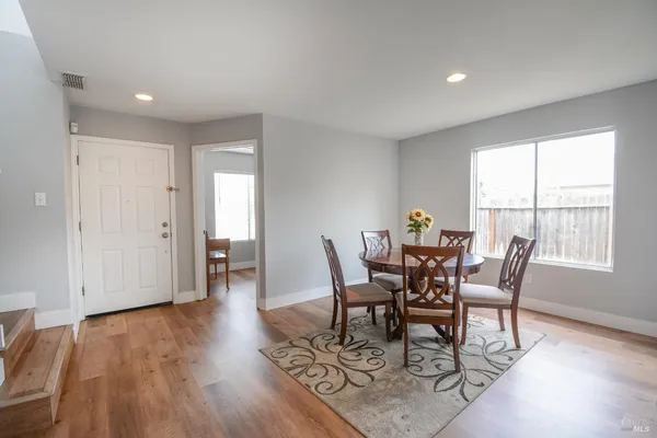 $735,000 | 640 Ferguson Court, Dixon, CA 95620