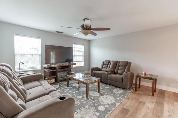 $735,000 | 640 Ferguson Court, Dixon, CA 95620