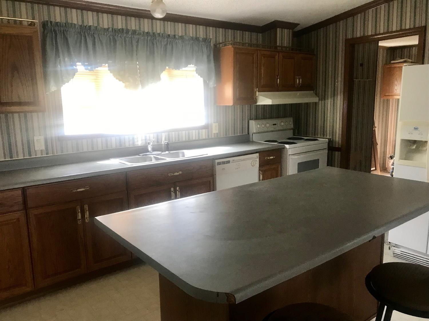 400 Phillippe Road Waynesburg, KY 40489 - Photo 8 of 32 Listing Photo