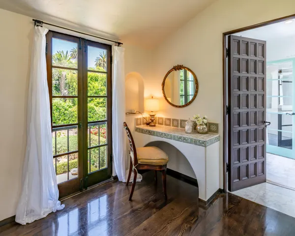 a bathroom with a tub