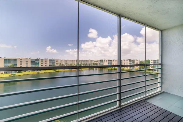$225,000 | 111 Southeast 3rd Avenue, Unit 606, Dania Beach, FL 33004
