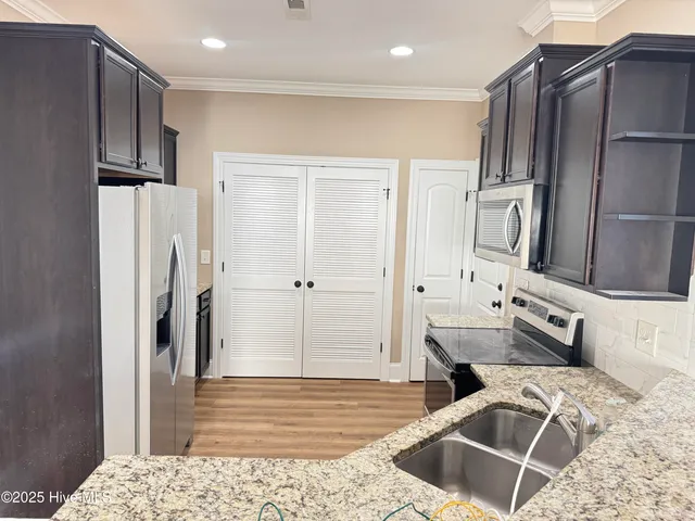 $1,500 | 3500 Ellsworth Drive, Unit A, Greenville, NC 27834