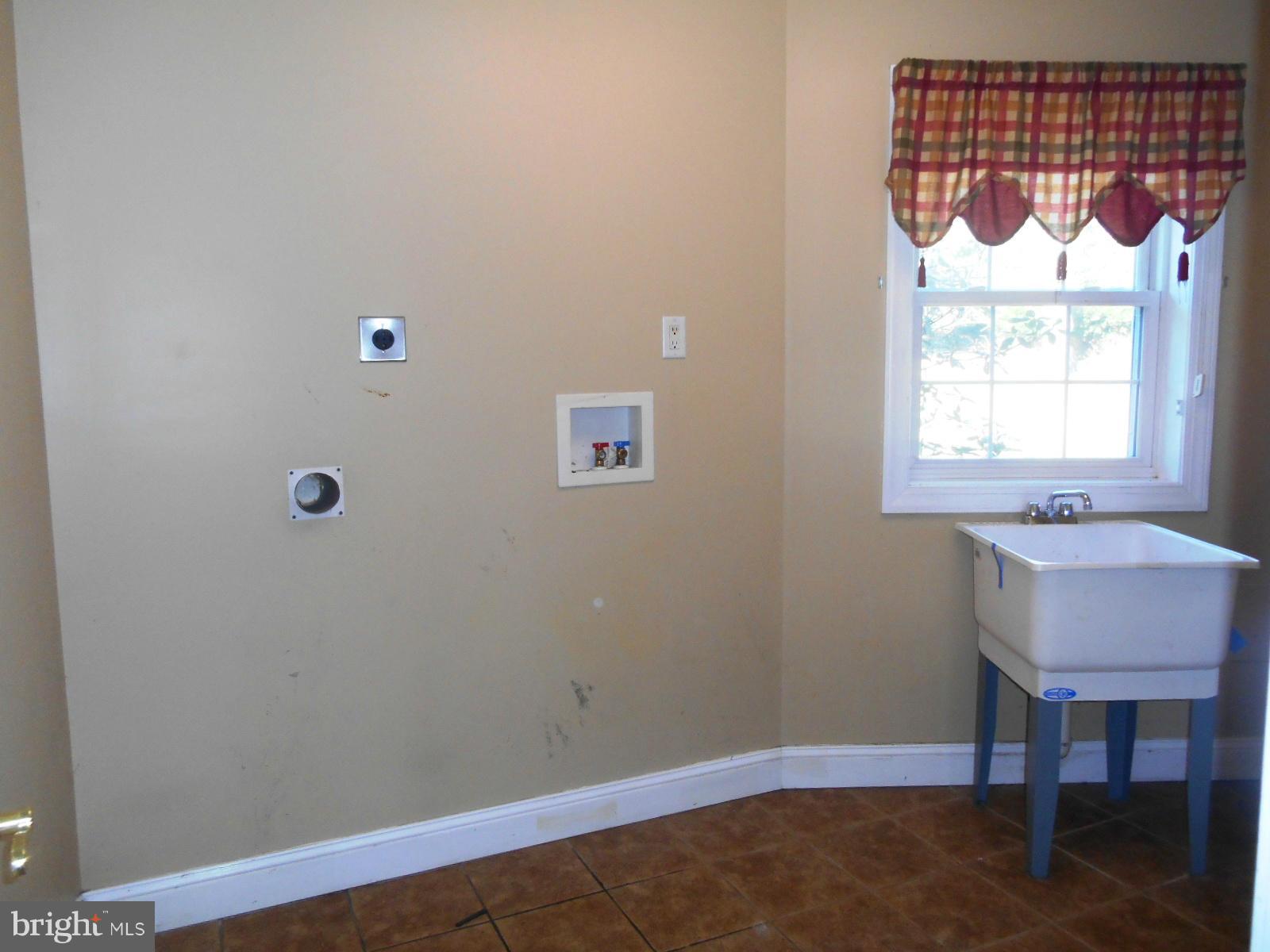4150 Salem Bottom Road Westminster, MD 21157 - Photo 14 of 26 Interior (General)