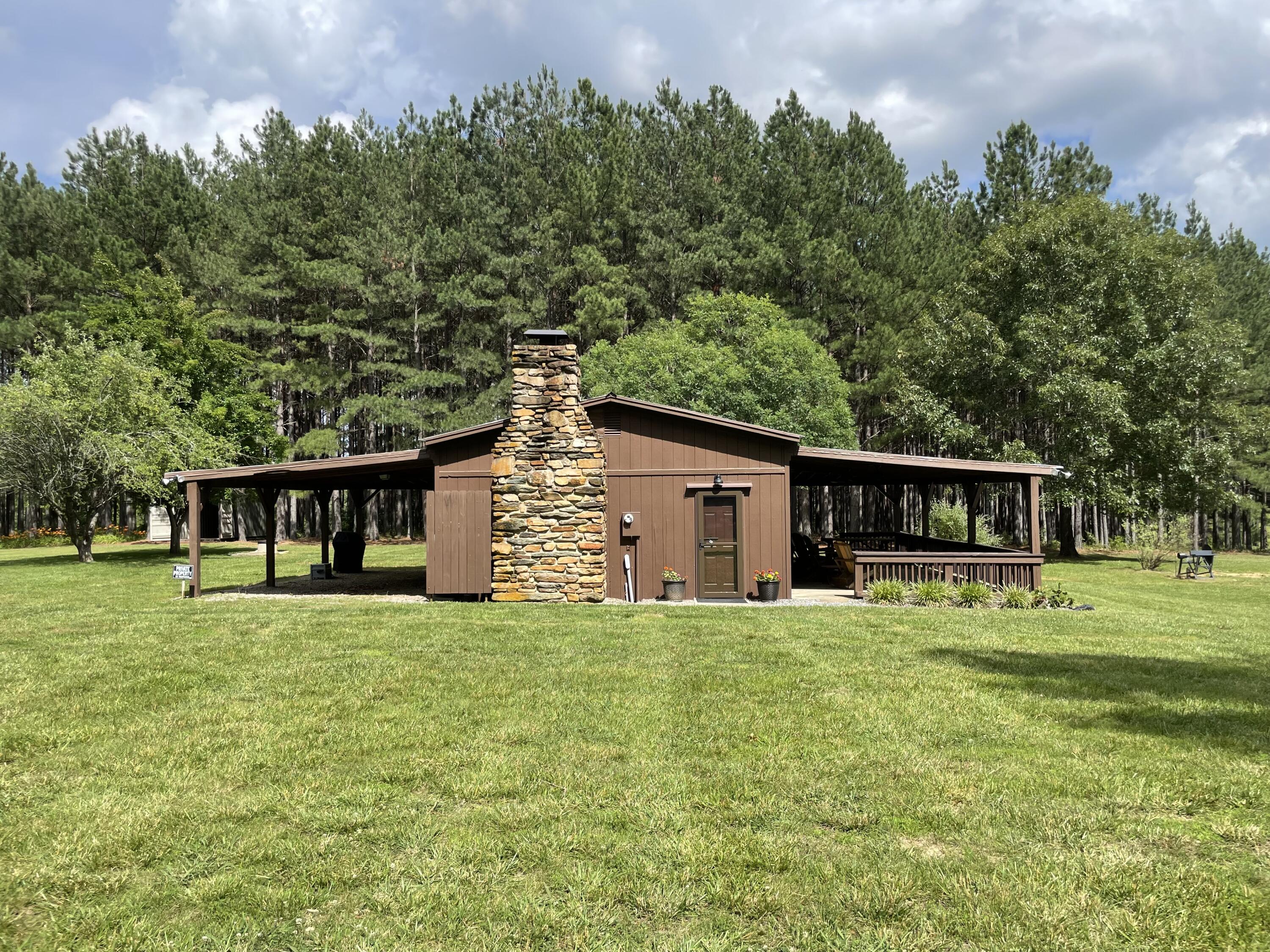 521 Piney Grove Road Gretna, VA 24557 - Photo 4 of 18 Side View