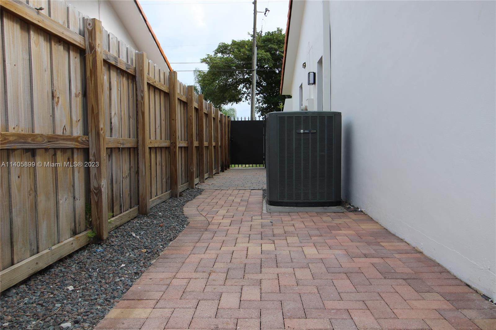 10810 Southwest 28th Street Miami, FL 33165 - Photo 45 of 45 a view of a wooden door