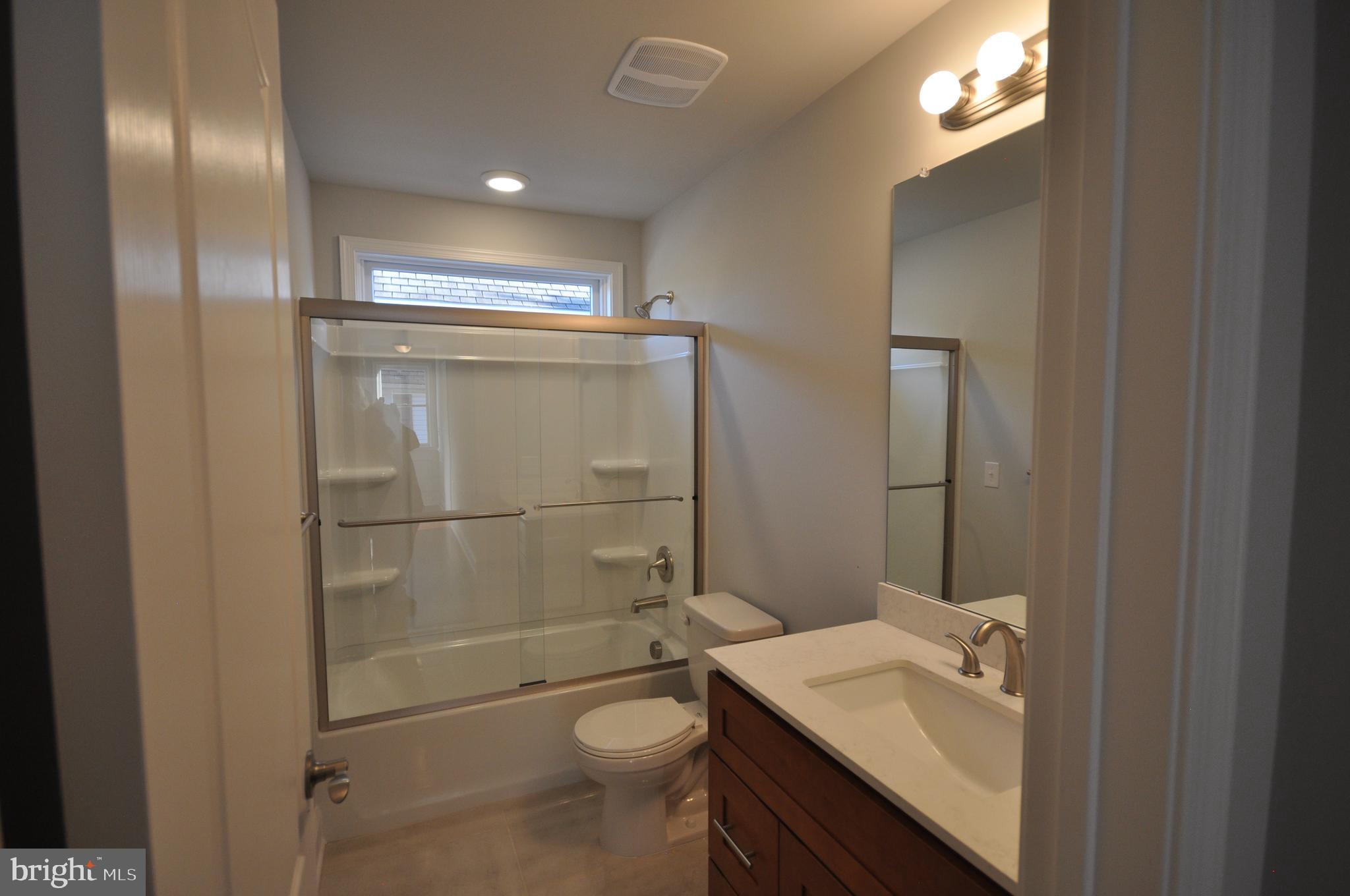 320 Heulings Avenue Riverside, NJ 08075 - Photo 14 of 28 Hall Bathroom 2