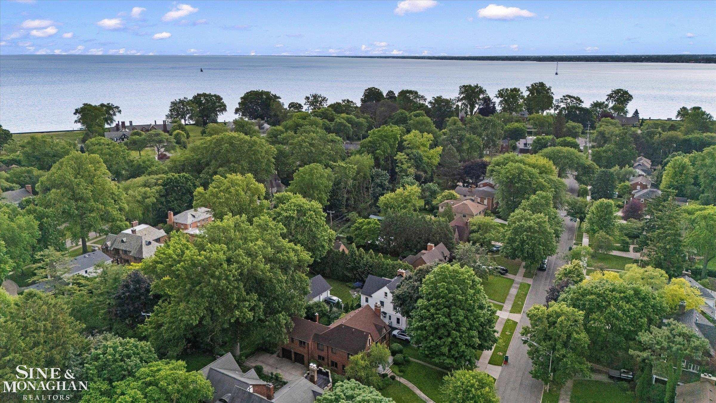 542 Lakepointe Street Grosse Pointe Park, MI 48230 - Photo 43 of 48
