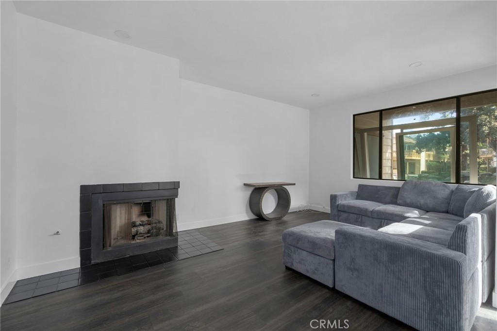 16211 Downey Avenue, Unit 68 Paramount, CA 90723 - Photo 8 of 23