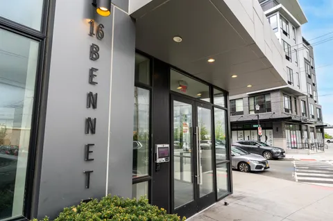 $3,022 | 16 Bennett Street, Unit 211, Jersey City, NJ 07304