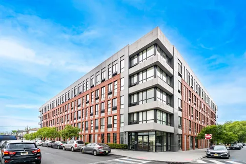 $3,022 | 16 Bennett Street, Unit 211, Jersey City, NJ 07304