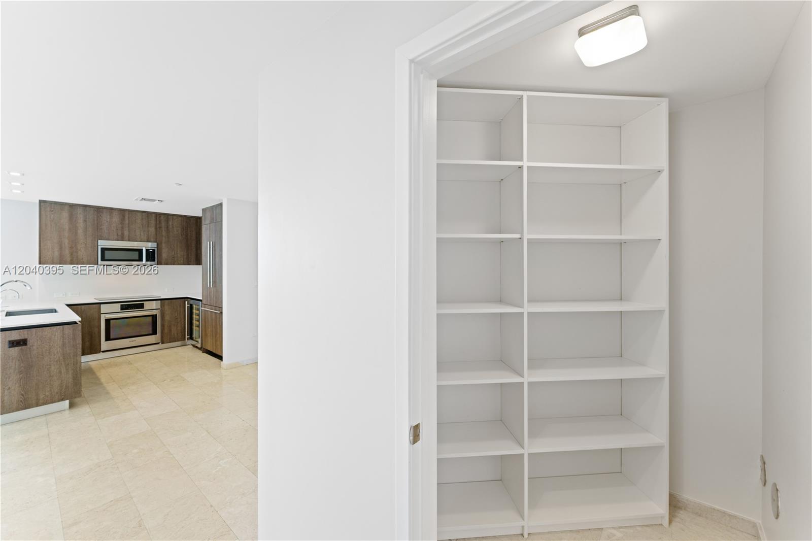88 Southwest 7th Street, Unit 712 Miami, FL 33130 - Photo 20 of 22
