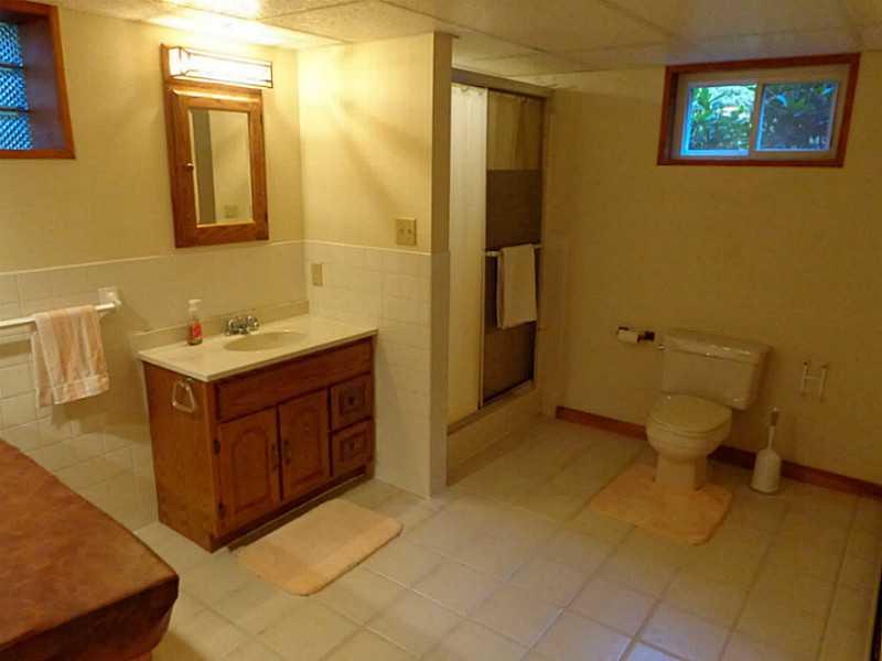184 Archery Road Berlin, PA 15530 - Photo 13 of 25 Full Bath.