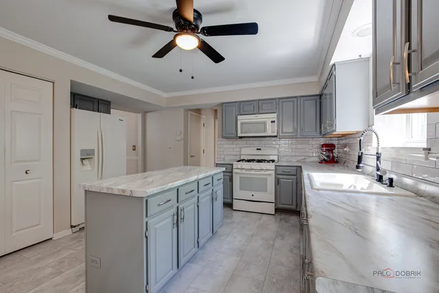 $495,000 | 34271 North Tangueray Drive, Grayslake, IL 60030