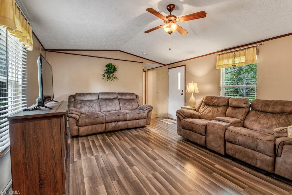 215 Meeks Road Eden, NC 27288 - Photo 5 of 27 Gallery Image 5
