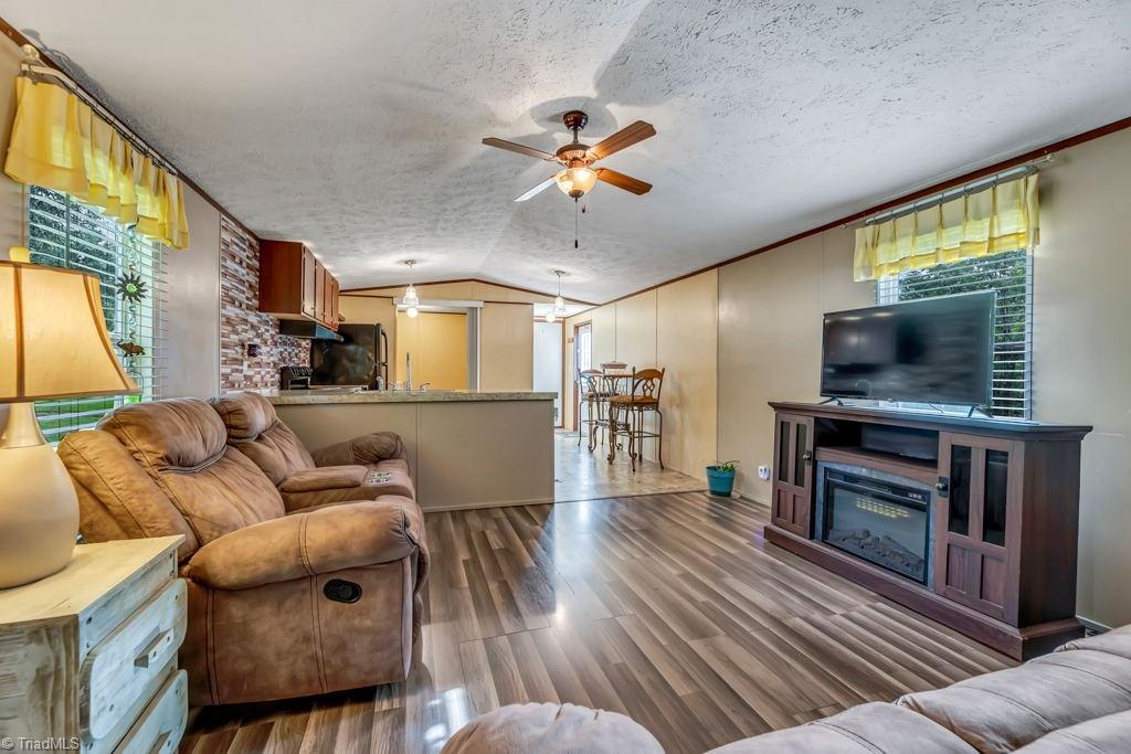 215 Meeks Road Eden, NC 27288 - Photo 6 of 27 Gallery Image 6