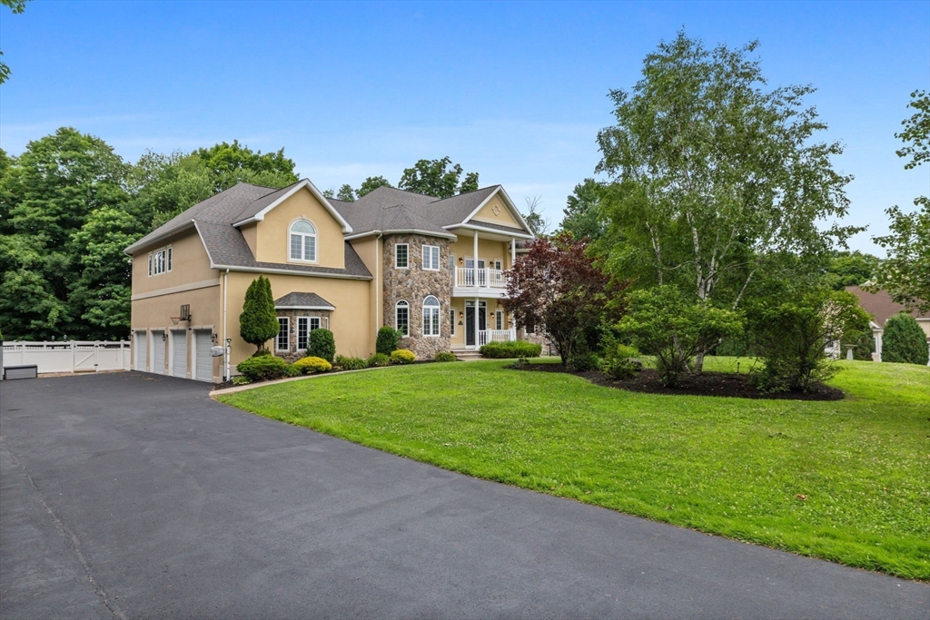 2 Bridle Path Lynnfield, MA 01940 - Photo 3 of 41
