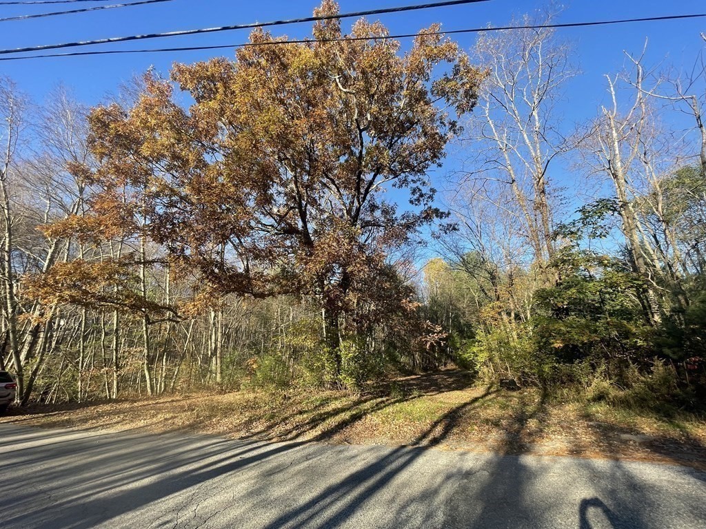 80 Barnett Road Sutton, MA 01590 - Photo 3 of 4