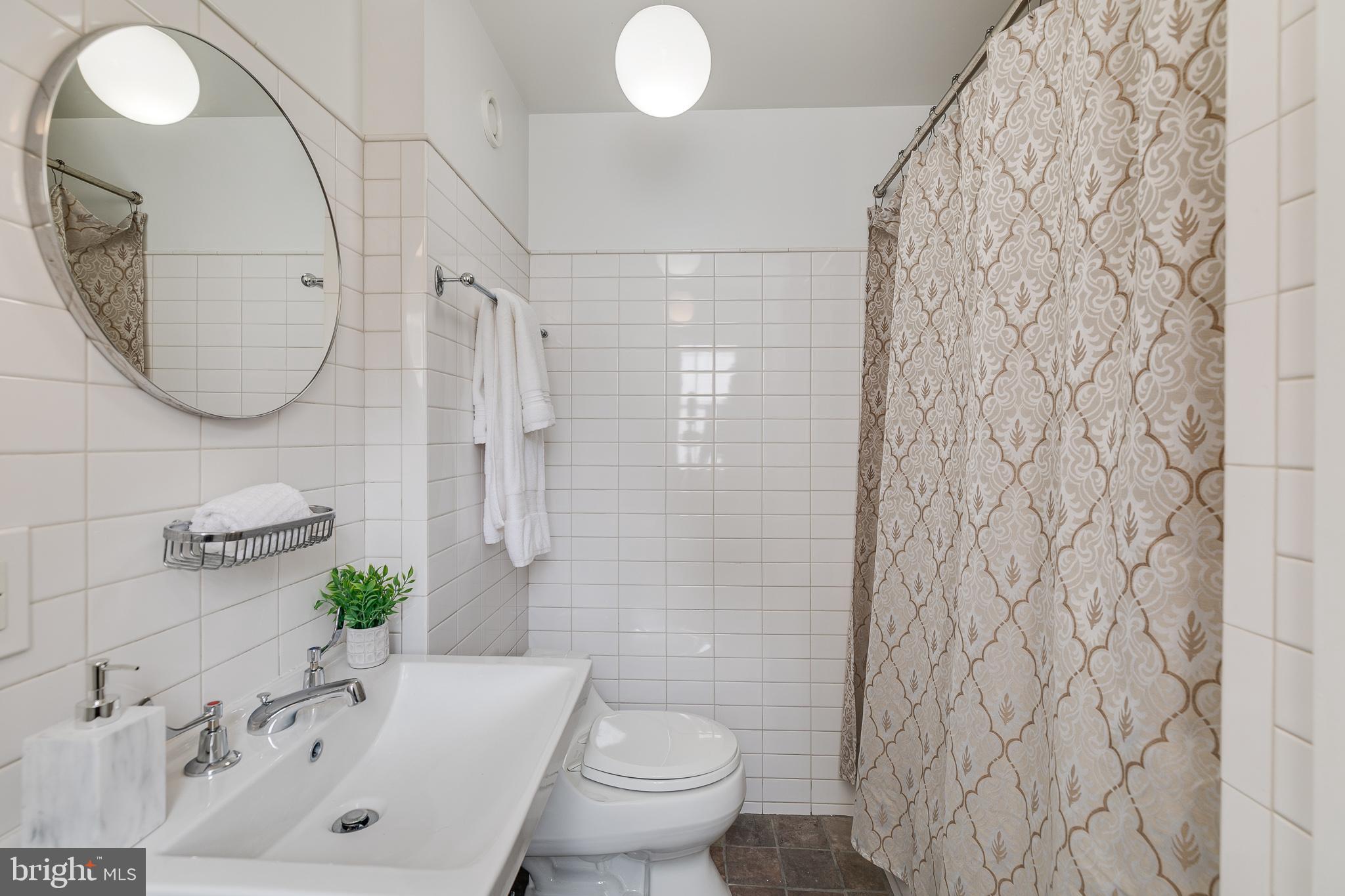 1820 Addison Street Philadelphia, PA 19146 - Photo 18 of 41