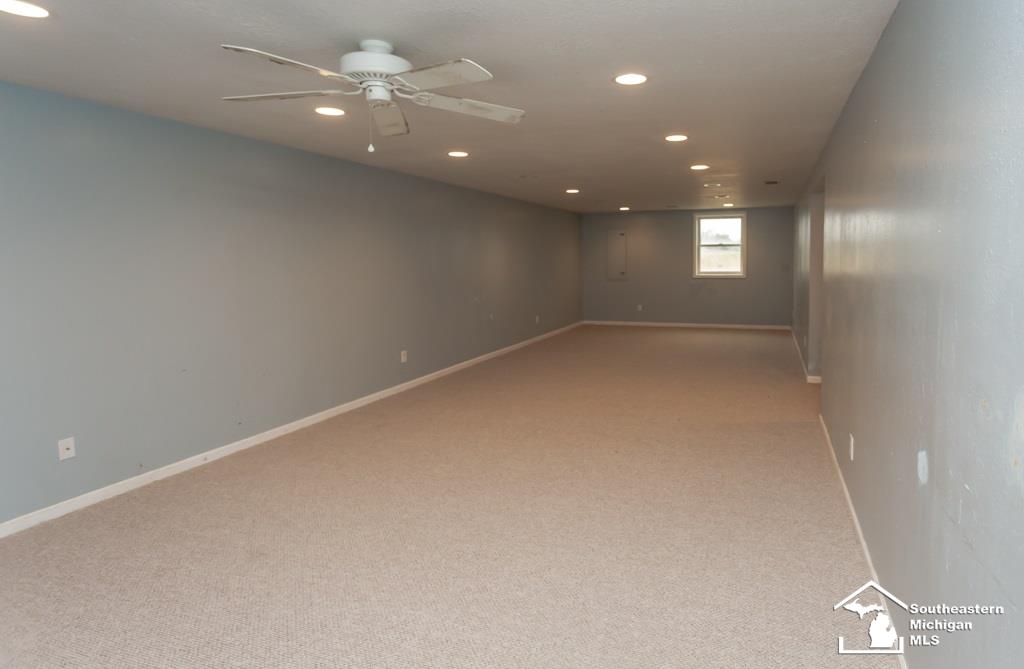 2910 East Valley Road Adrian, MI 49221 - Photo 29 of 37 50029774-28.JPG
