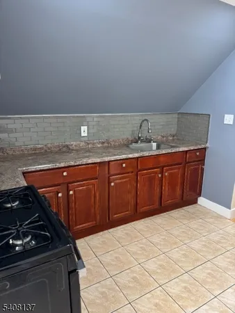 $1,850 | 121 Rutgers Street, Unit 3, Belleville, NJ 07109