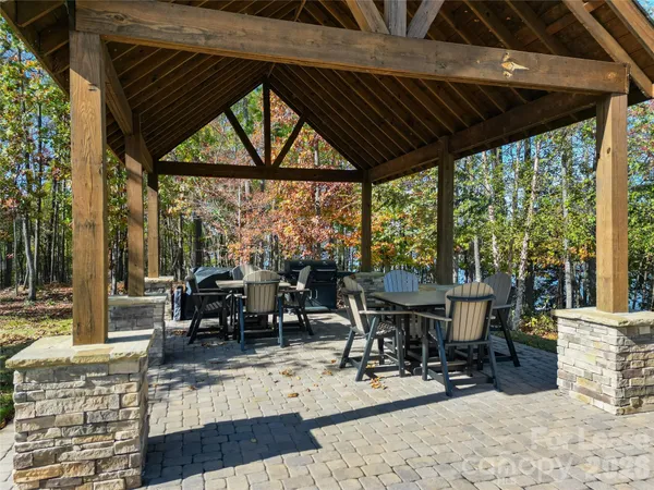 a view of outdoor space yard and porch