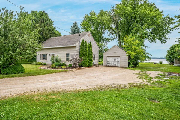 $285,000 | N7995 Lakeshore Drive, Fond du Lac, WI 54937