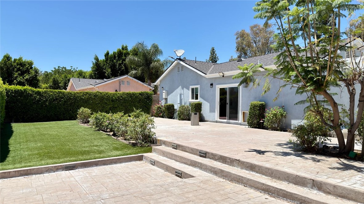21224 West Rinaldi Chatsworth, CA 91311 - Photo 4 of 72