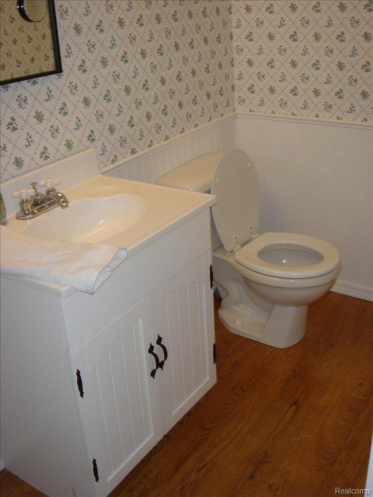 2823 Kilburn Court Rochester, MI 48306 - Photo 3 of 24 ABathrooms2