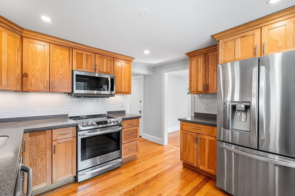 23 Lake Road Wayland, MA 01778 - Photo 5 of 29 Gallery Image 5