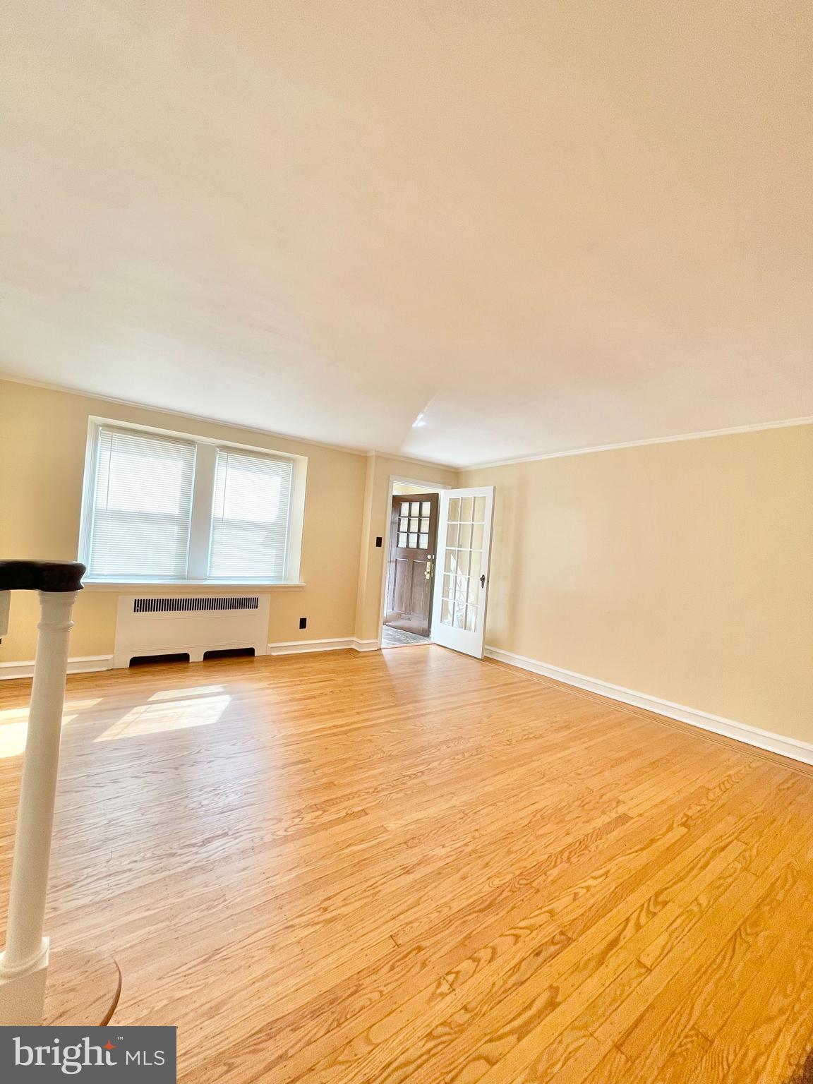 6940 Large Street Philadelphia, PA 19149 - Photo 5 of 31 Living Room