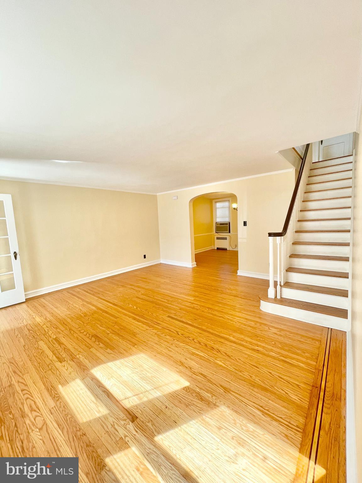 6940 Large Street Philadelphia, PA 19149 - Photo 6 of 31 Living Room