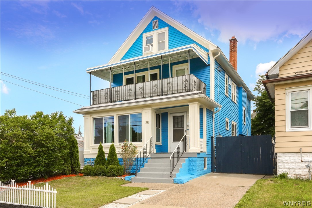 396 Highgate Avenue Buffalo, NY 14215 - Photo 27 of 27 Exterior front w/ driveway gate
