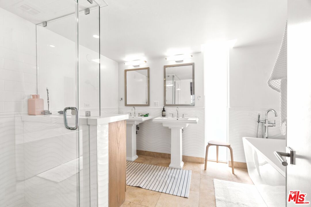 3501 Esplanade Marina del Rey, CA 90292 - Photo 17 of 52