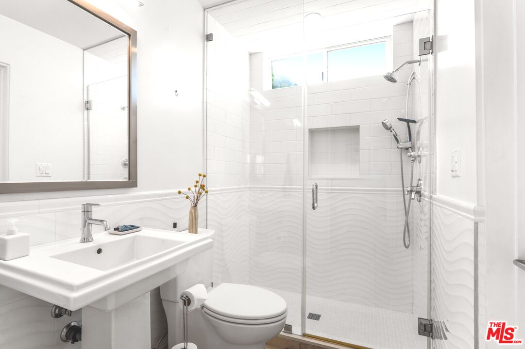 3501 Esplanade Marina del Rey, CA 90292 - Photo 27 of 52