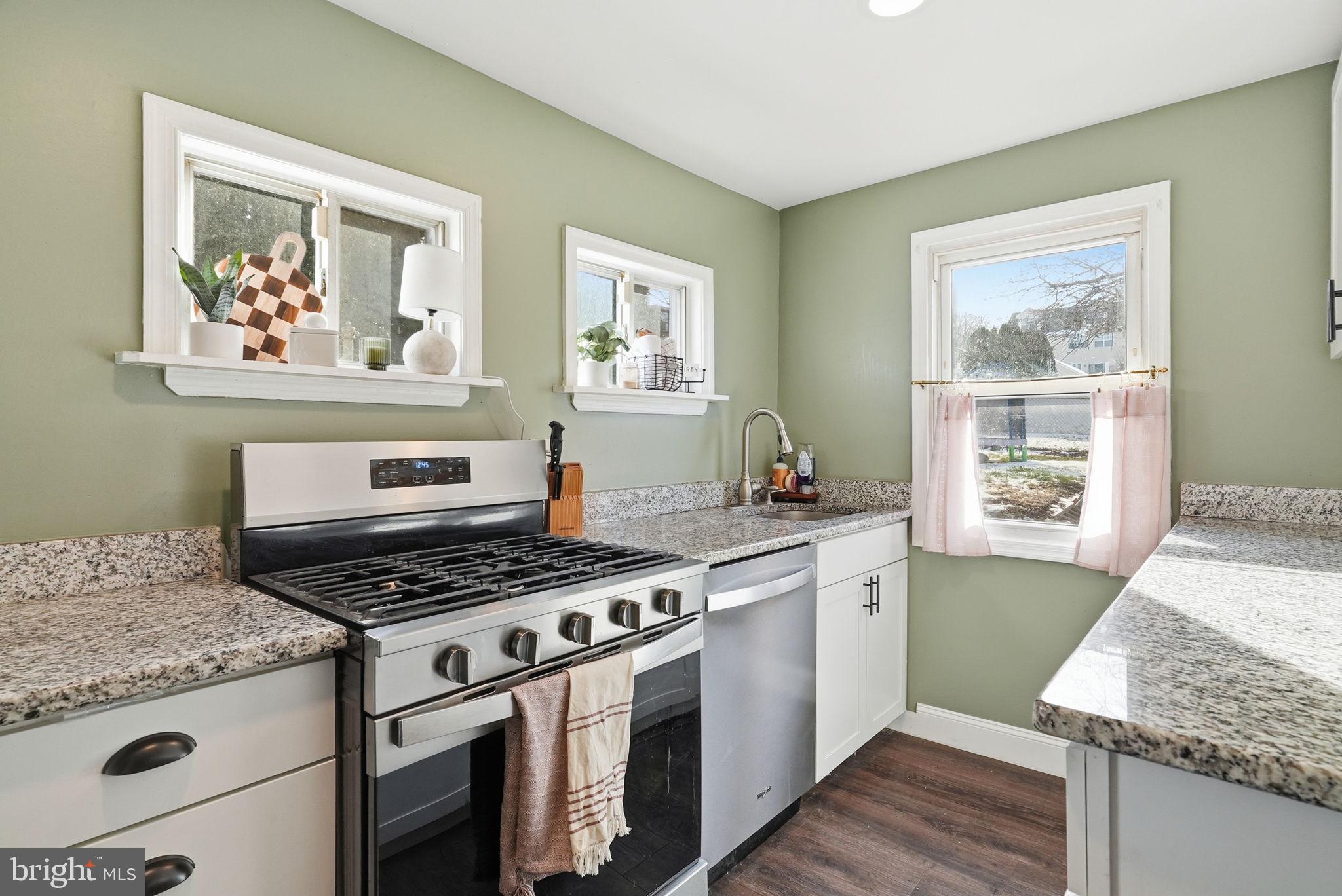 522 Bush Street Bridgeport, PA 19405 - Photo 12 of 40