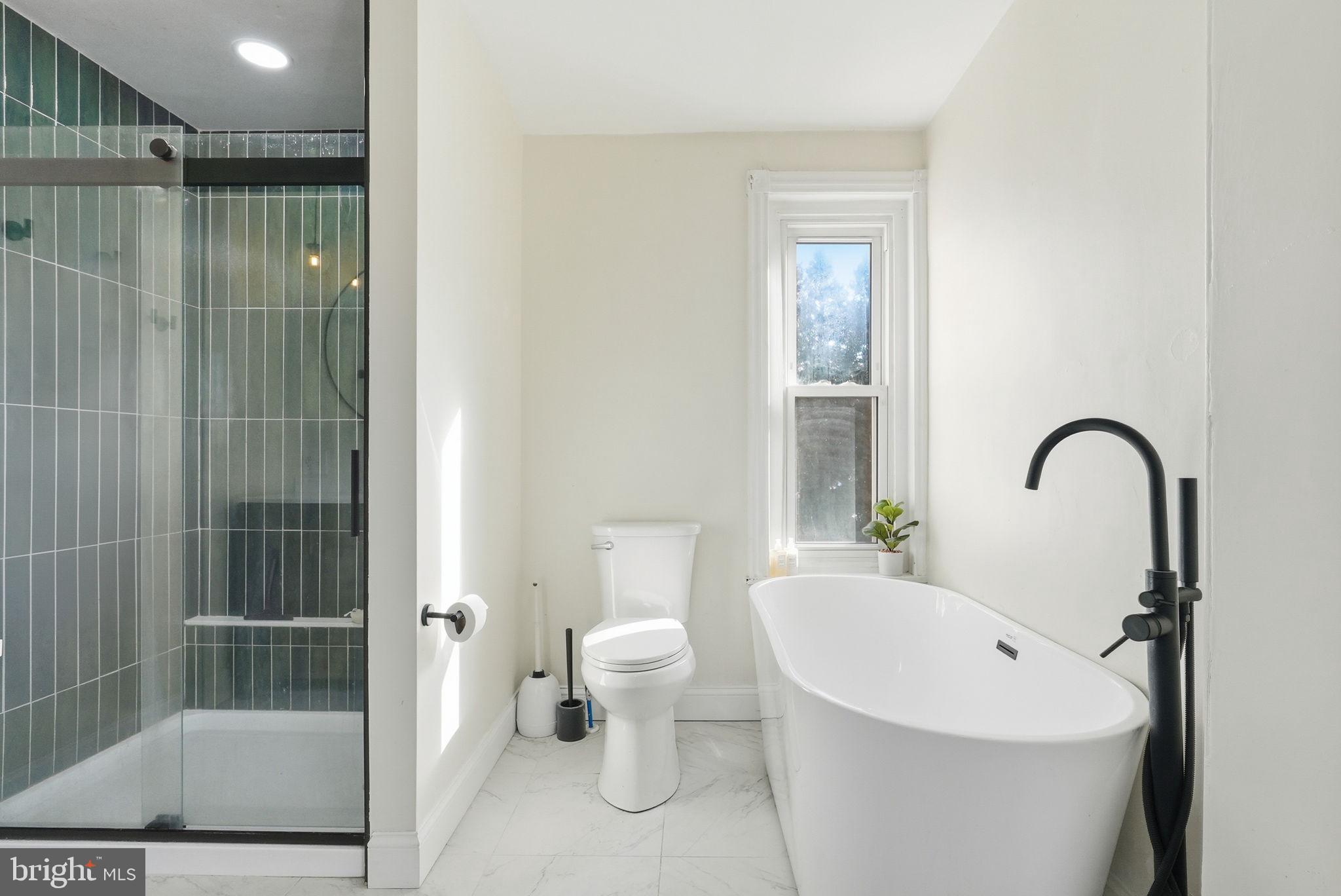 522 Bush Street Bridgeport, PA 19405 - Photo 19 of 40 Primary Bath