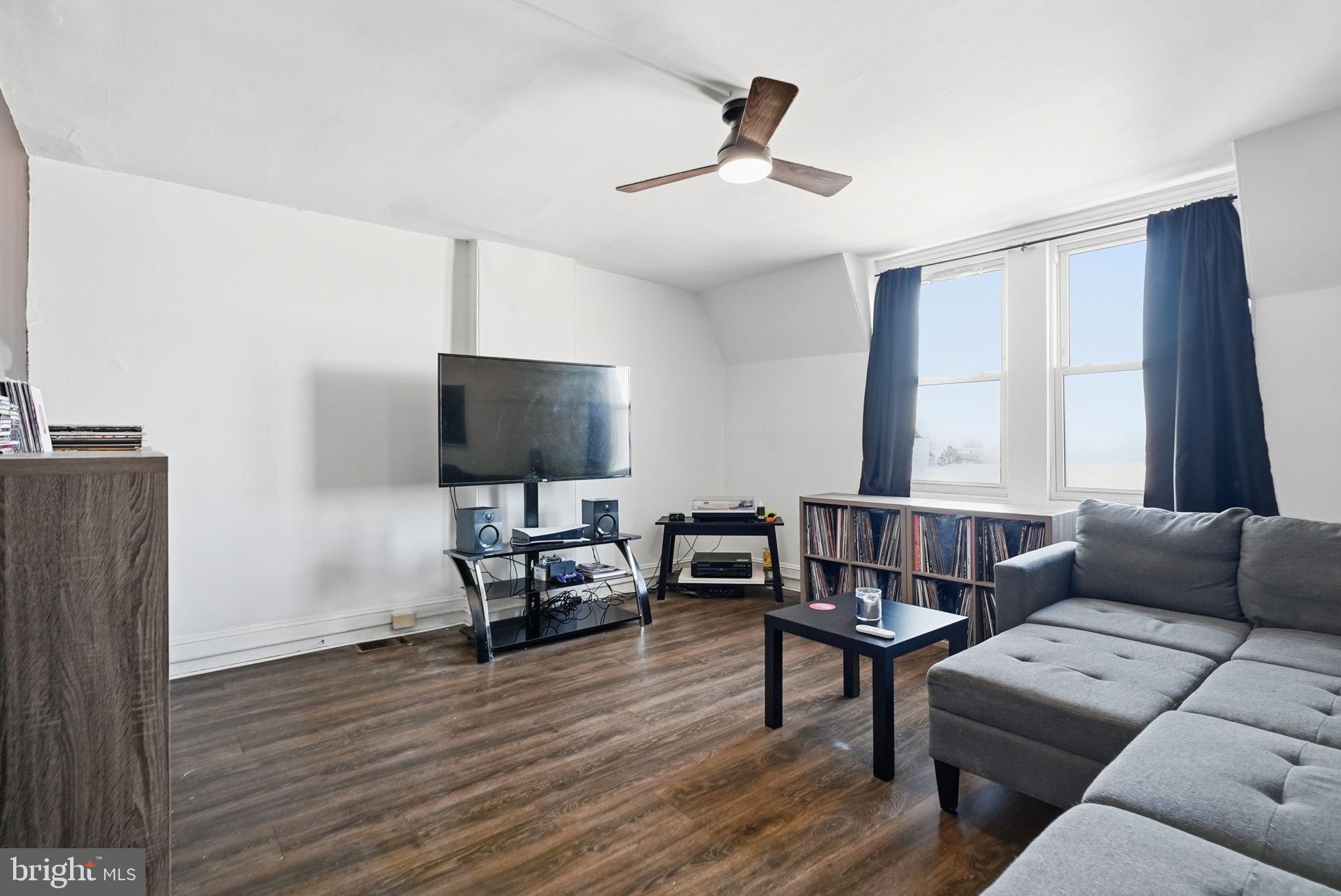 522 Bush Street Bridgeport, PA 19405 - Photo 29 of 40