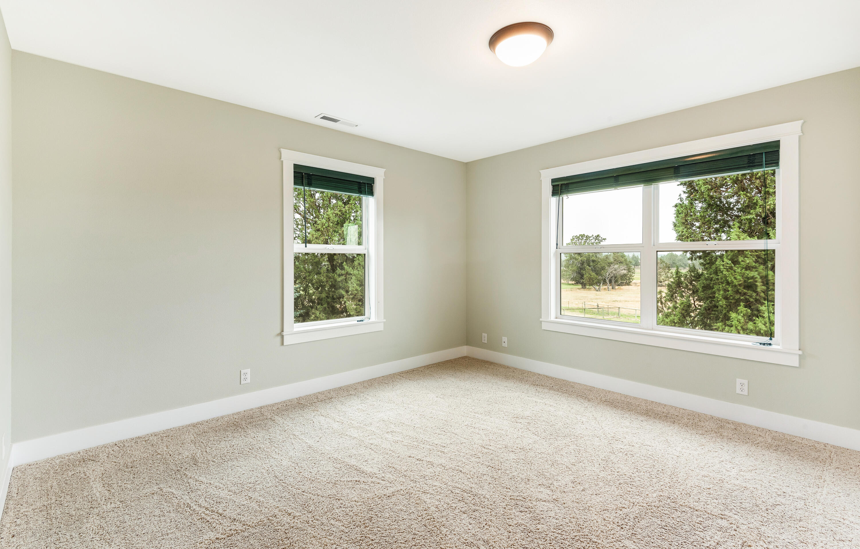 20269 Marsh Road Bend, OR 97703 - Photo 27 of 56 29