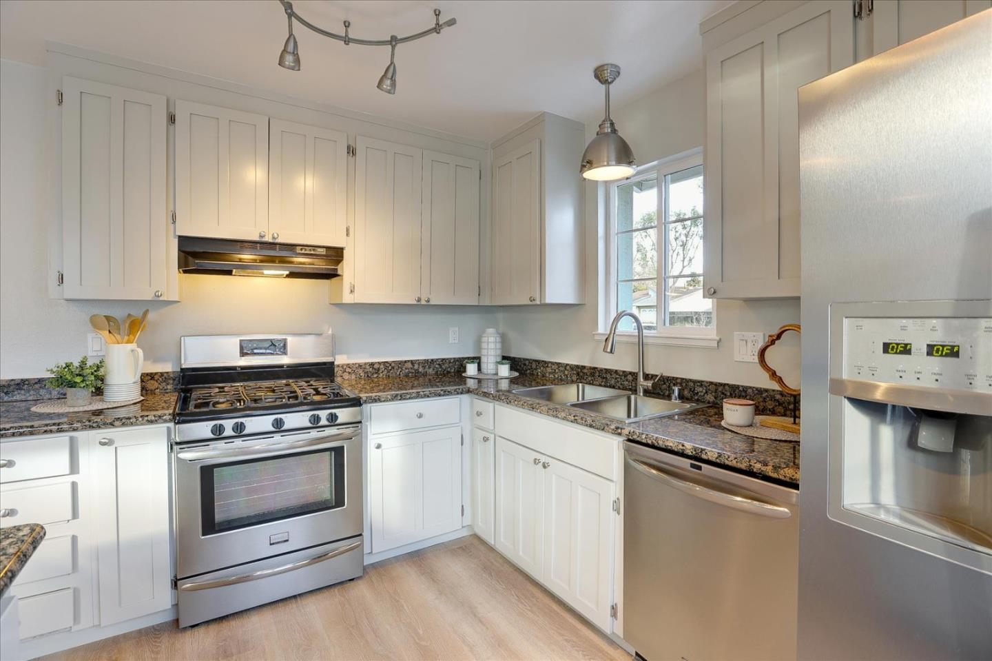 5286 Garrison Circle San Jose, CA 95123 - Photo 11 of 35