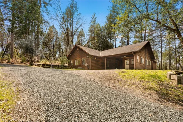 $579,000 | 15397 Flying Cloud Drive, Grass Valley, CA 95945