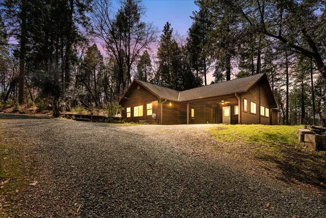 $579,000 | 15397 Flying Cloud Drive, Grass Valley, CA 95945