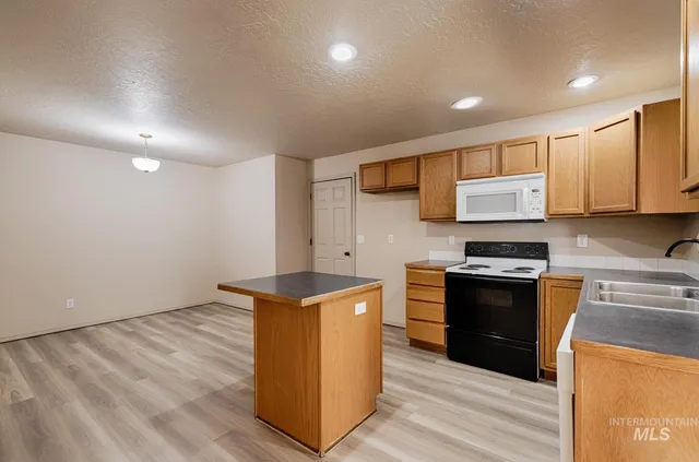 $290,000 | 2829 Cougar, Nampa, ID 83687