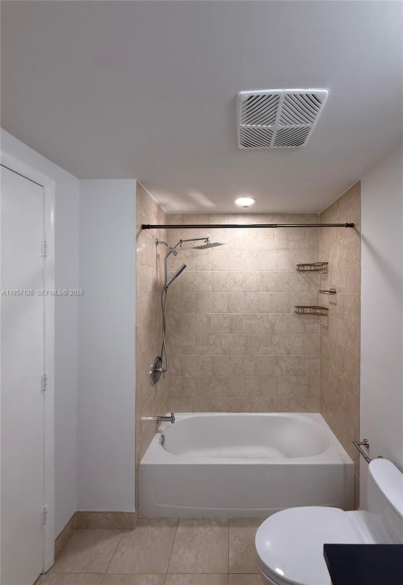 90 Southwest 3rd Street, Unit TH300A Miami, FL 33130 - Photo 20 of 34 Bathroom 3