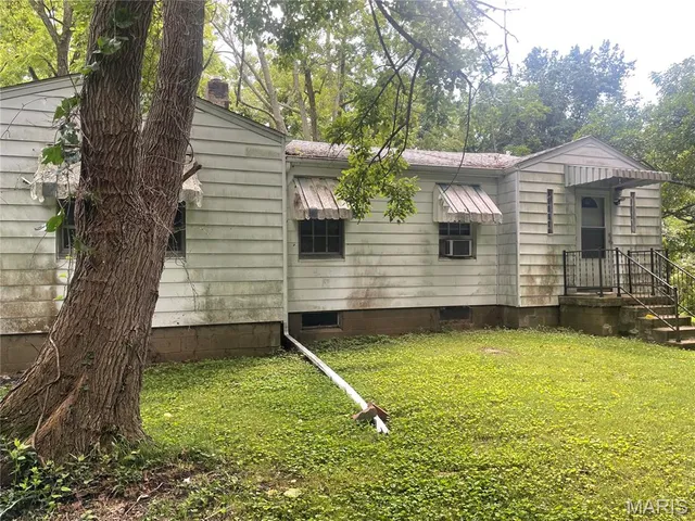 $647,500 | 221 Oaklawn Road, Glen Carbon, IL 62034