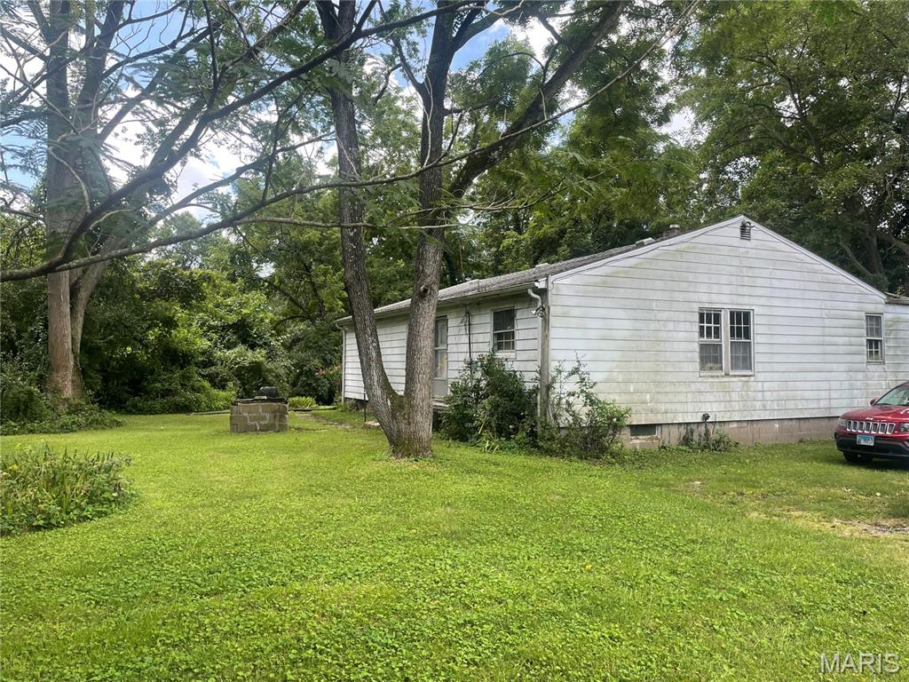 221 Oaklawn Road Glen Carbon, IL 62034 - Photo 12 of 35